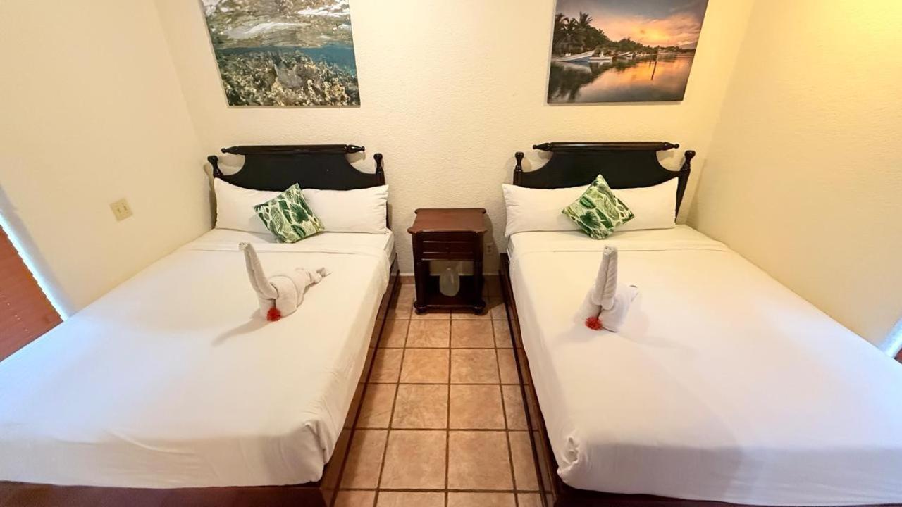 Las Sirenas by Mayan Princess Double Deluxe Studio