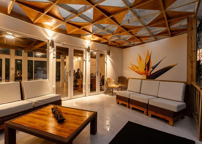 Paradise Beach Resort & Dive Center West Bay